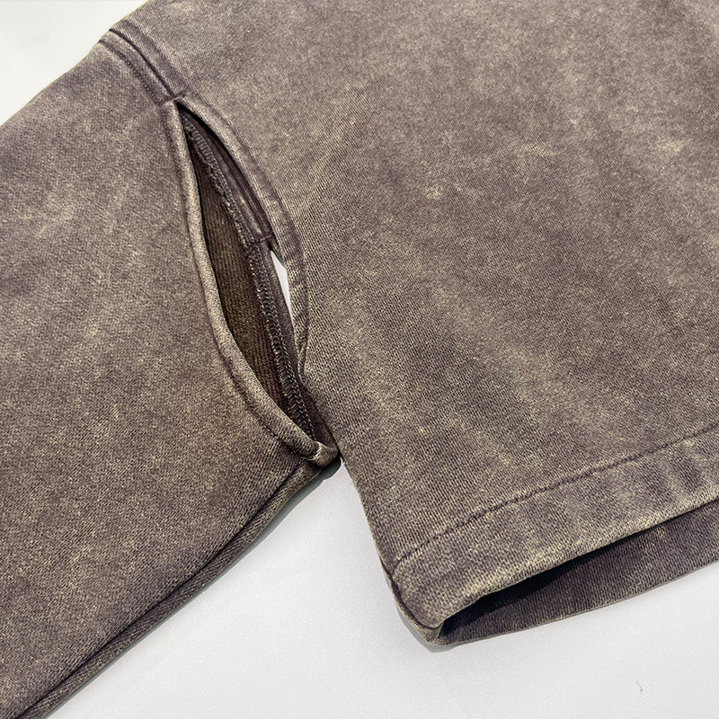 create your custom long sleeve t shirt with hongfeng’s retro washed water details.